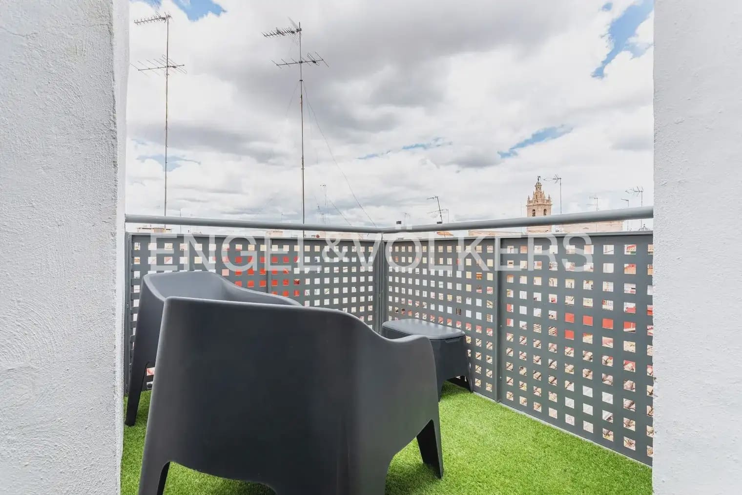 6 slaapkamer Bedrijf te koop in Valencia stad - € 2.350.000 (Ref: 9898024)