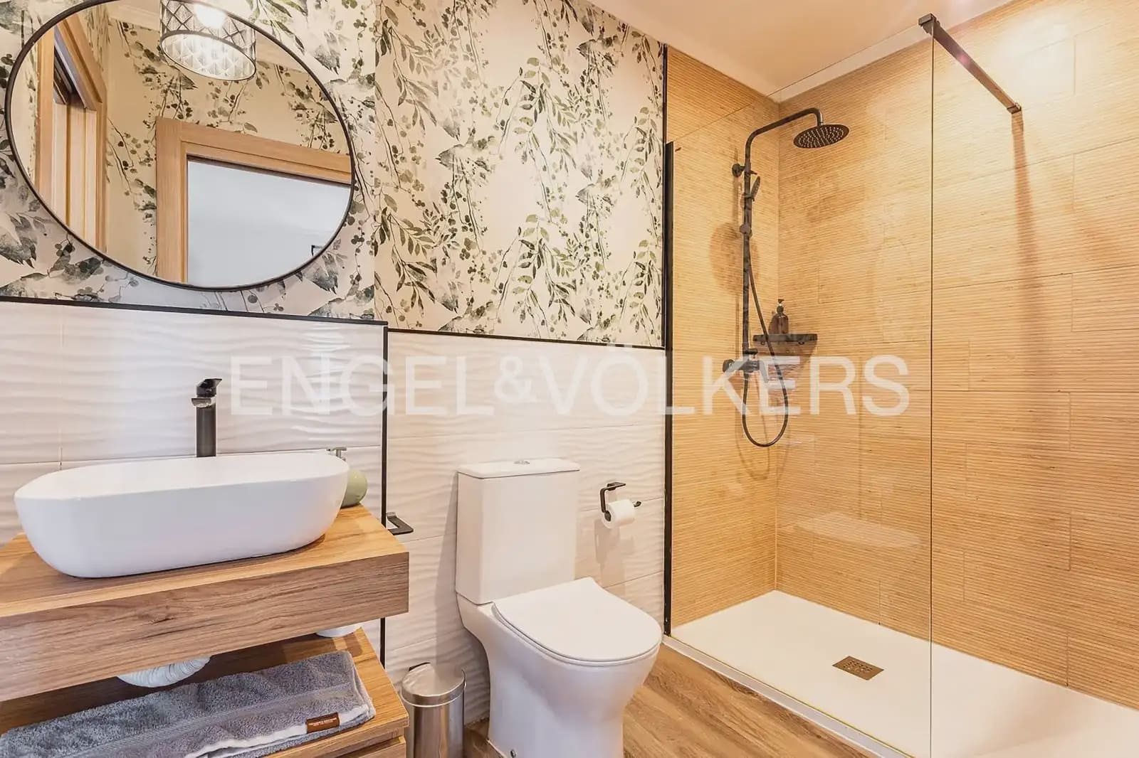 6 slaapkamer Bedrijf te koop in Valencia stad - € 2.350.000 (Ref: 9898024)