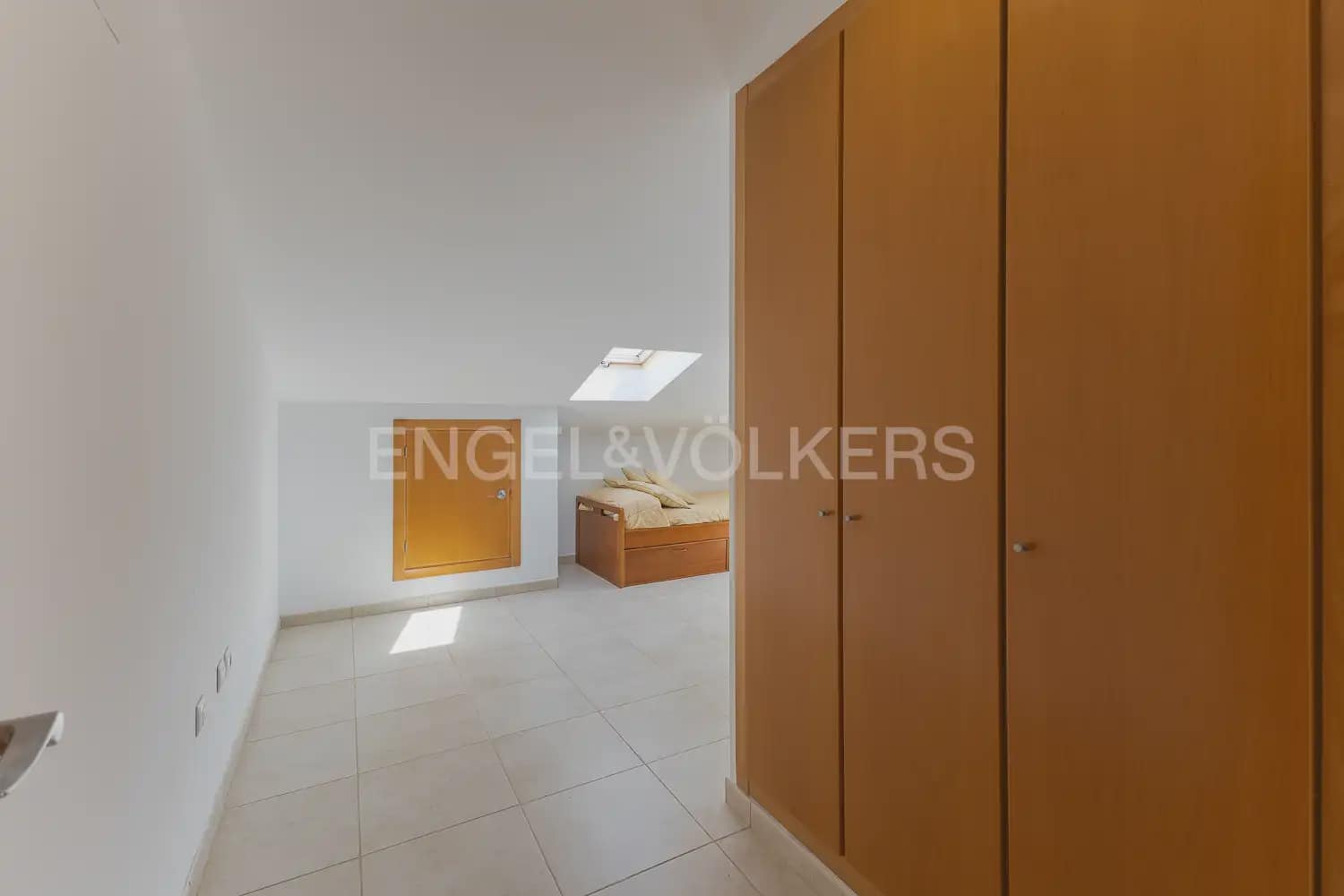 3 quarto Moradia em Banda para arrendar em Sagunto / Sagunt com piscina garagem - 2 000 € (Ref: 9898025)