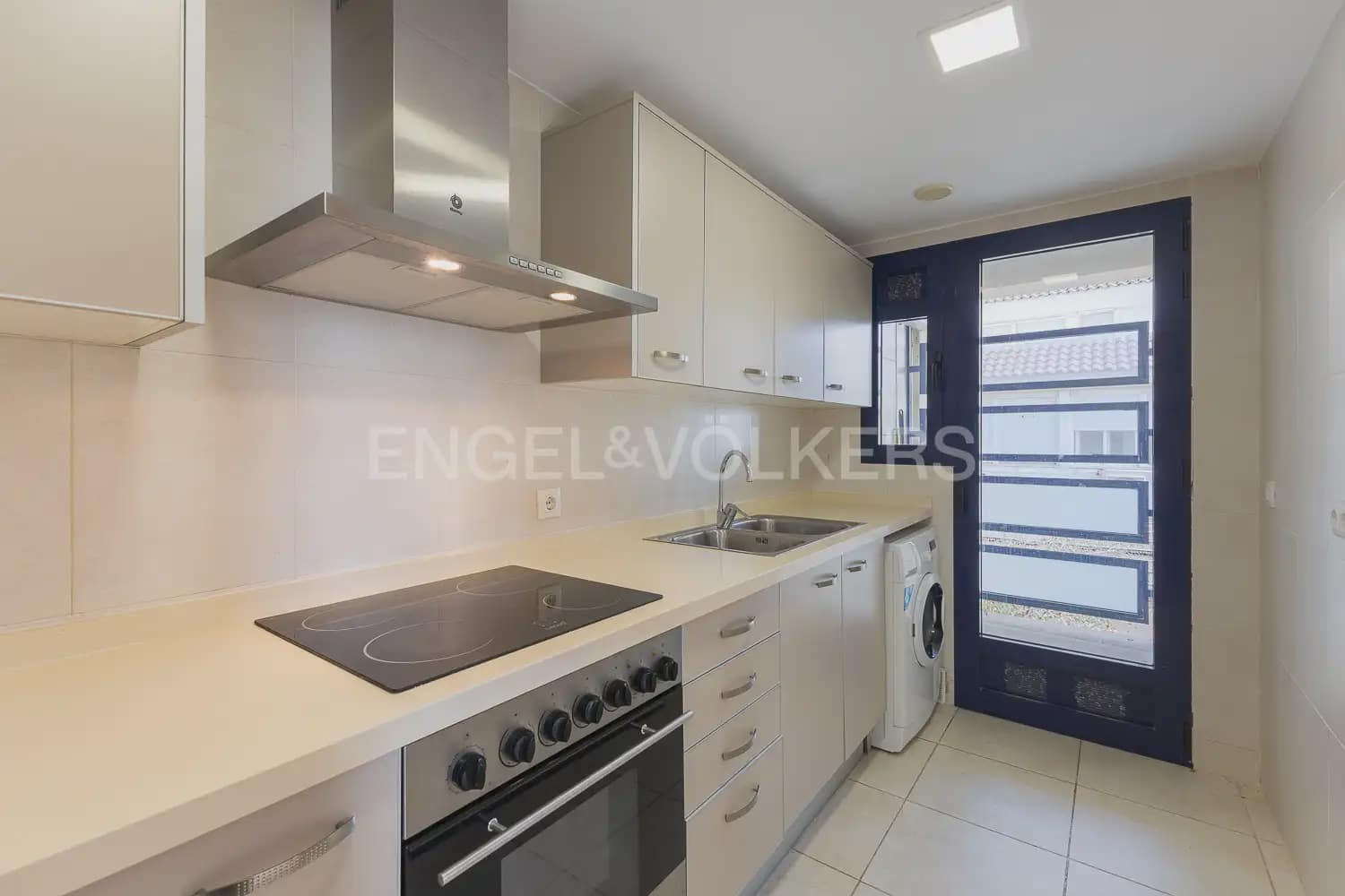 3 quarto Moradia em Banda para arrendar em Sagunto / Sagunt com piscina garagem - 2 000 € (Ref: 9898025)