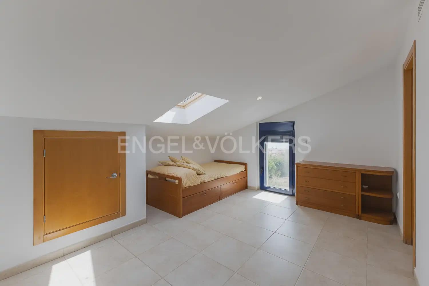 3 quarto Moradia em Banda para arrendar em Sagunto / Sagunt com piscina garagem - 2 000 € (Ref: 9898025)