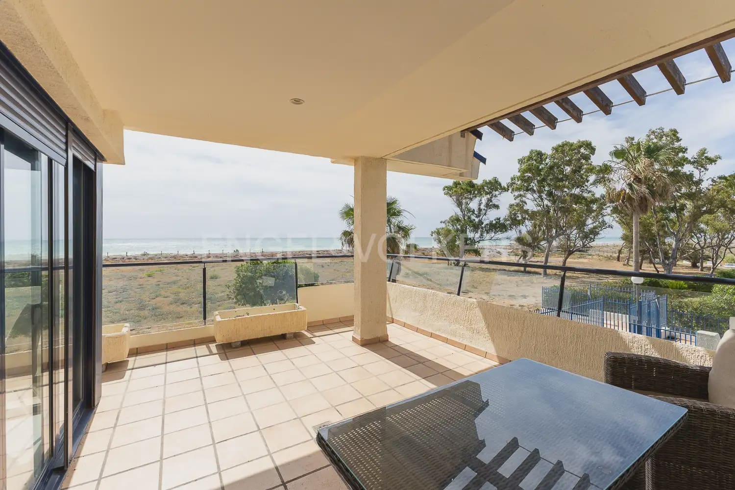 3 quarto Moradia em Banda para arrendar em Sagunto / Sagunt com piscina garagem - 2 000 € (Ref: 9898025)