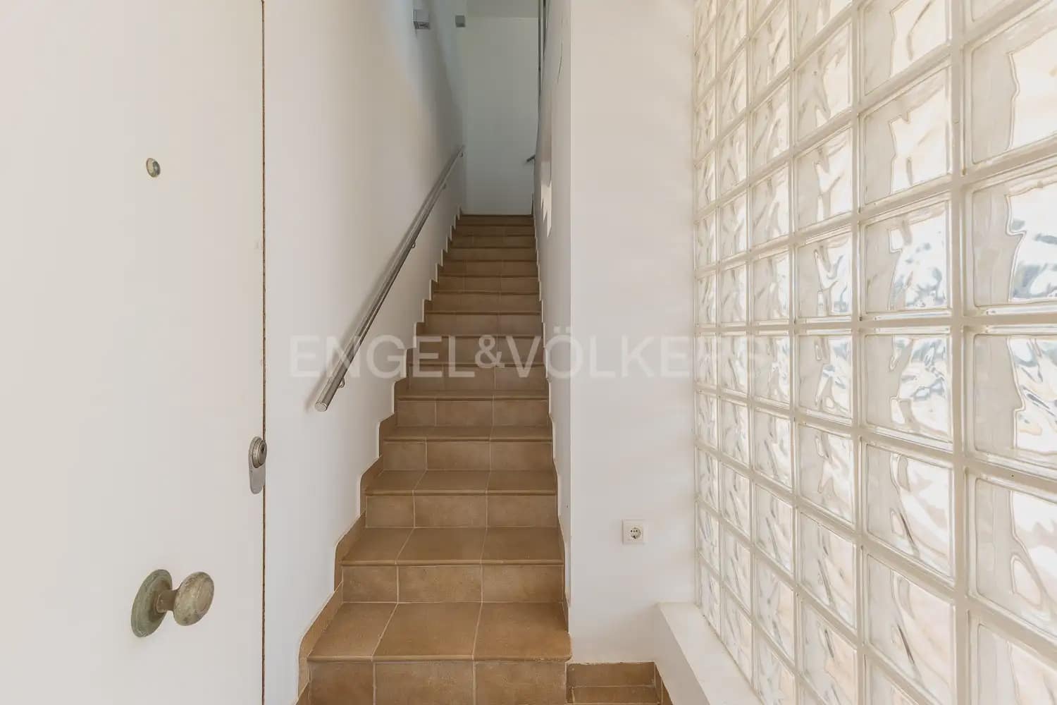 3 quarto Moradia em Banda para arrendar em Sagunto / Sagunt com piscina garagem - 2 000 € (Ref: 9898025)