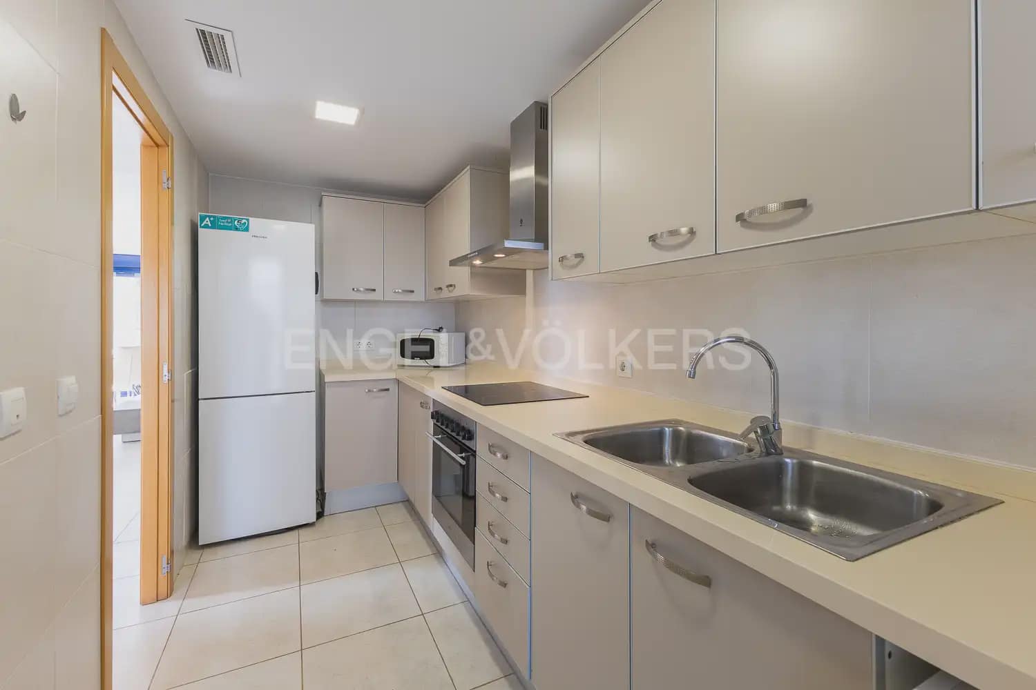3 quarto Moradia em Banda para arrendar em Sagunto / Sagunt com piscina garagem - 2 000 € (Ref: 9898025)