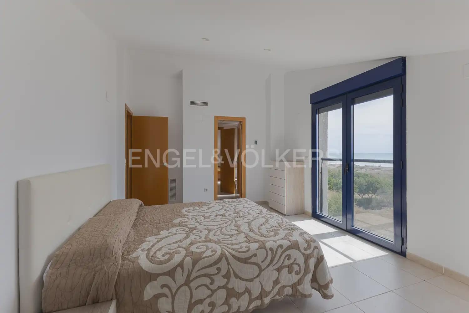 3 quarto Moradia em Banda para arrendar em Sagunto / Sagunt com piscina garagem - 2 000 € (Ref: 9898025)