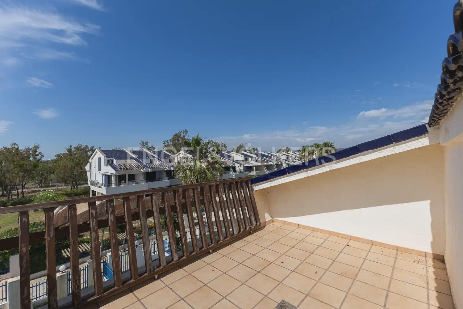 3 quarto Moradia em Banda para arrendar em Sagunto / Sagunt com piscina garagem - 2 000 € (Ref: 9898025)