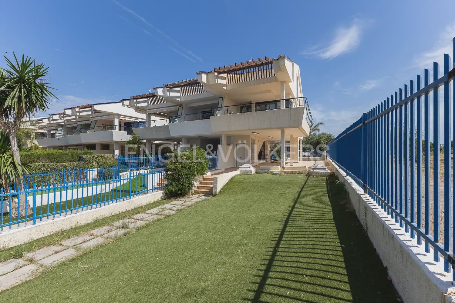 3 quarto Moradia em Banda para arrendar em Sagunto / Sagunt com piscina garagem - 2 000 € (Ref: 9898025)