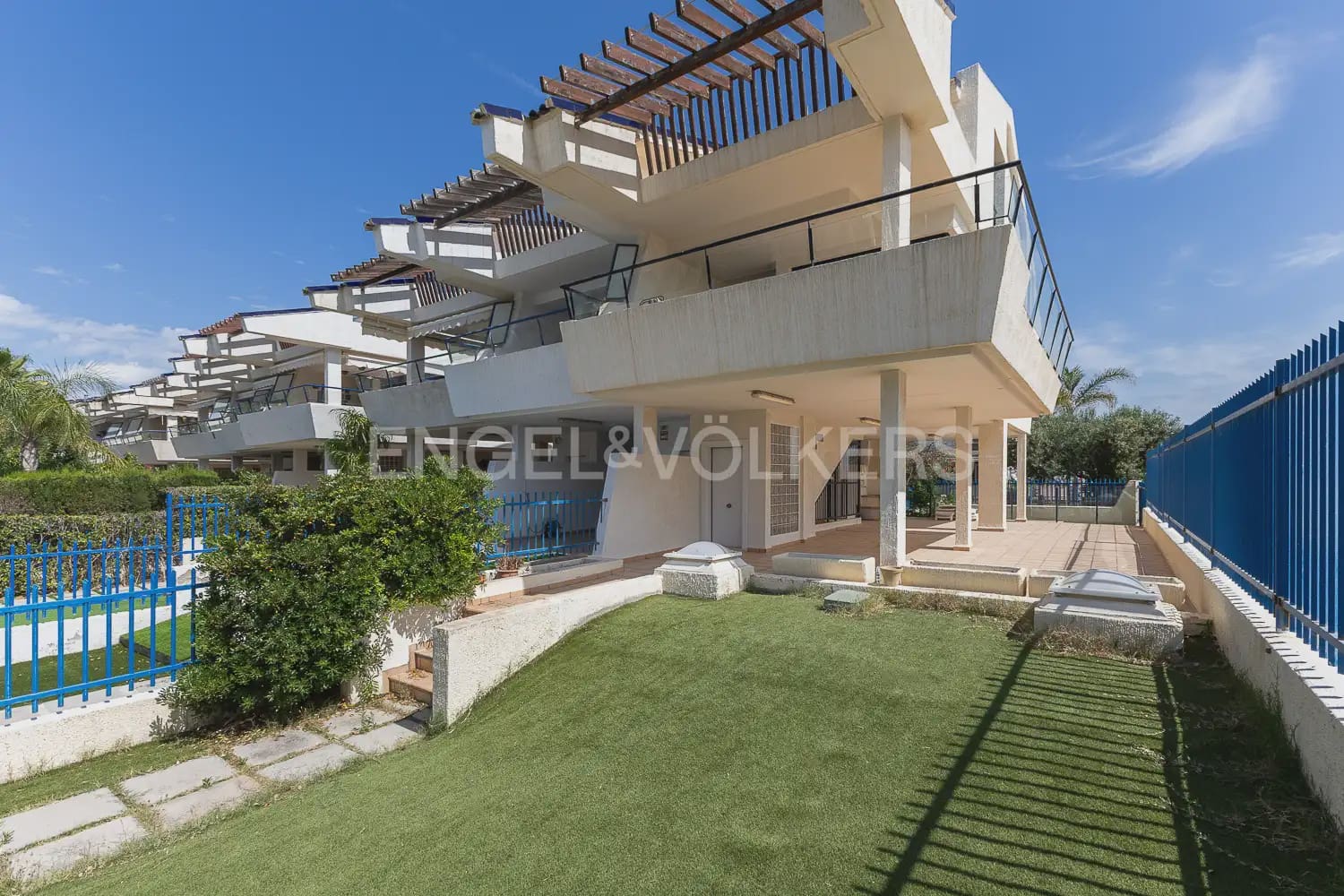 3 quarto Moradia em Banda para arrendar em Sagunto / Sagunt com piscina garagem - 2 000 € (Ref: 9898025)