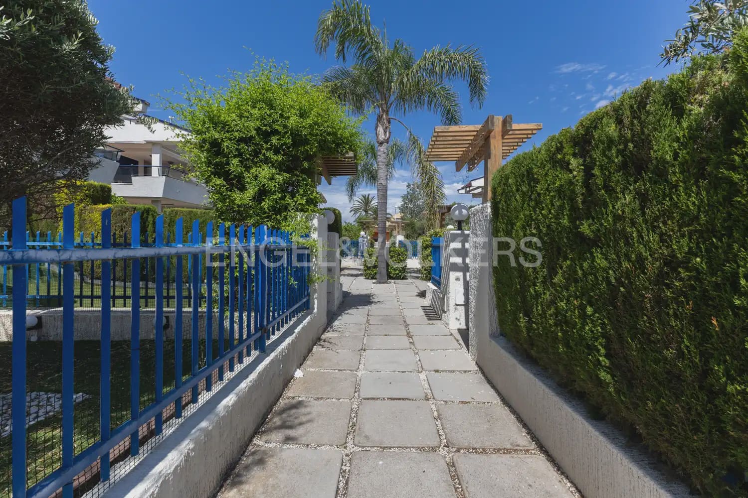 3 quarto Moradia em Banda para arrendar em Sagunto / Sagunt com piscina garagem - 2 000 € (Ref: 9898025)