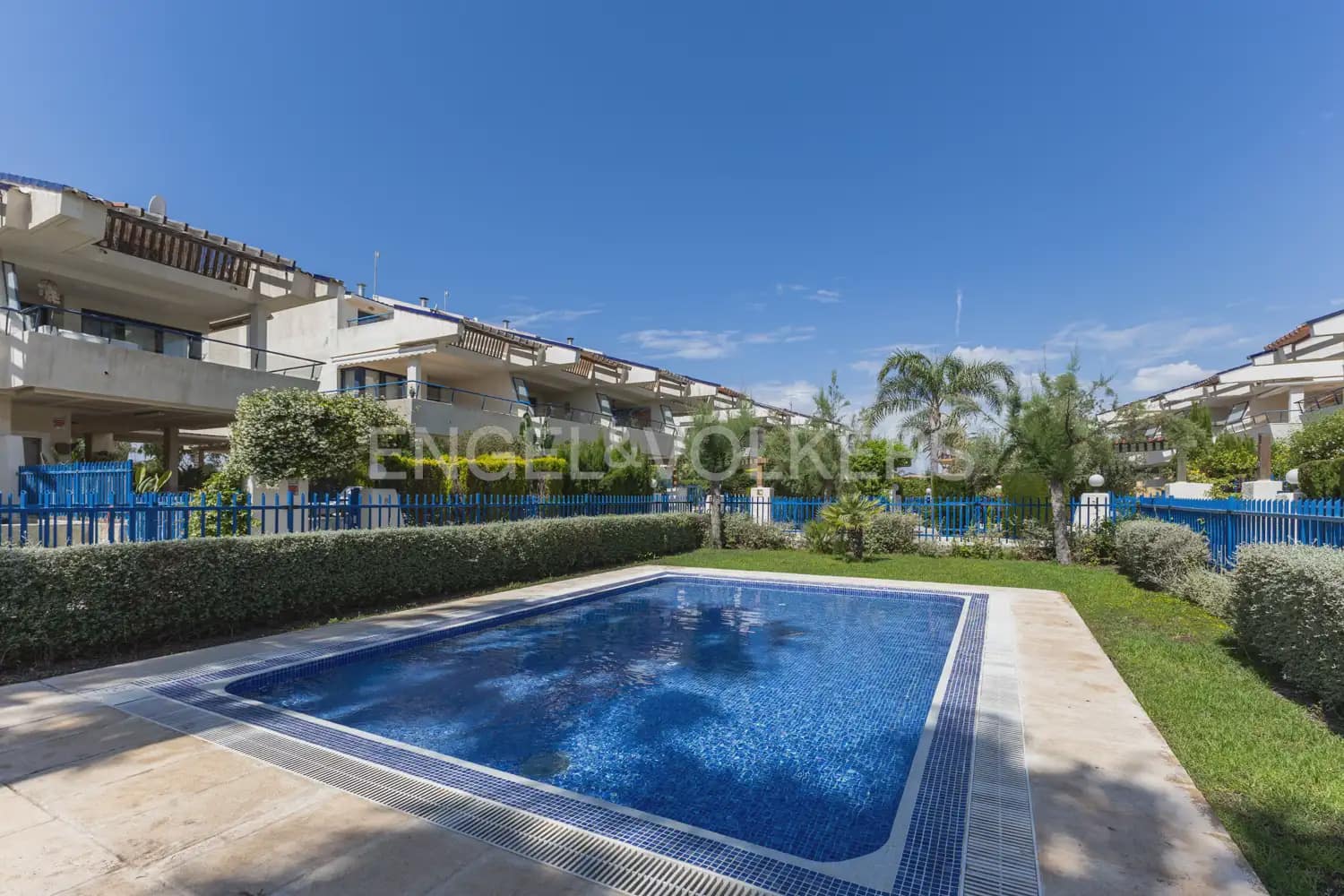 3 quarto Moradia em Banda para arrendar em Sagunto / Sagunt com piscina garagem - 2 000 € (Ref: 9898025)