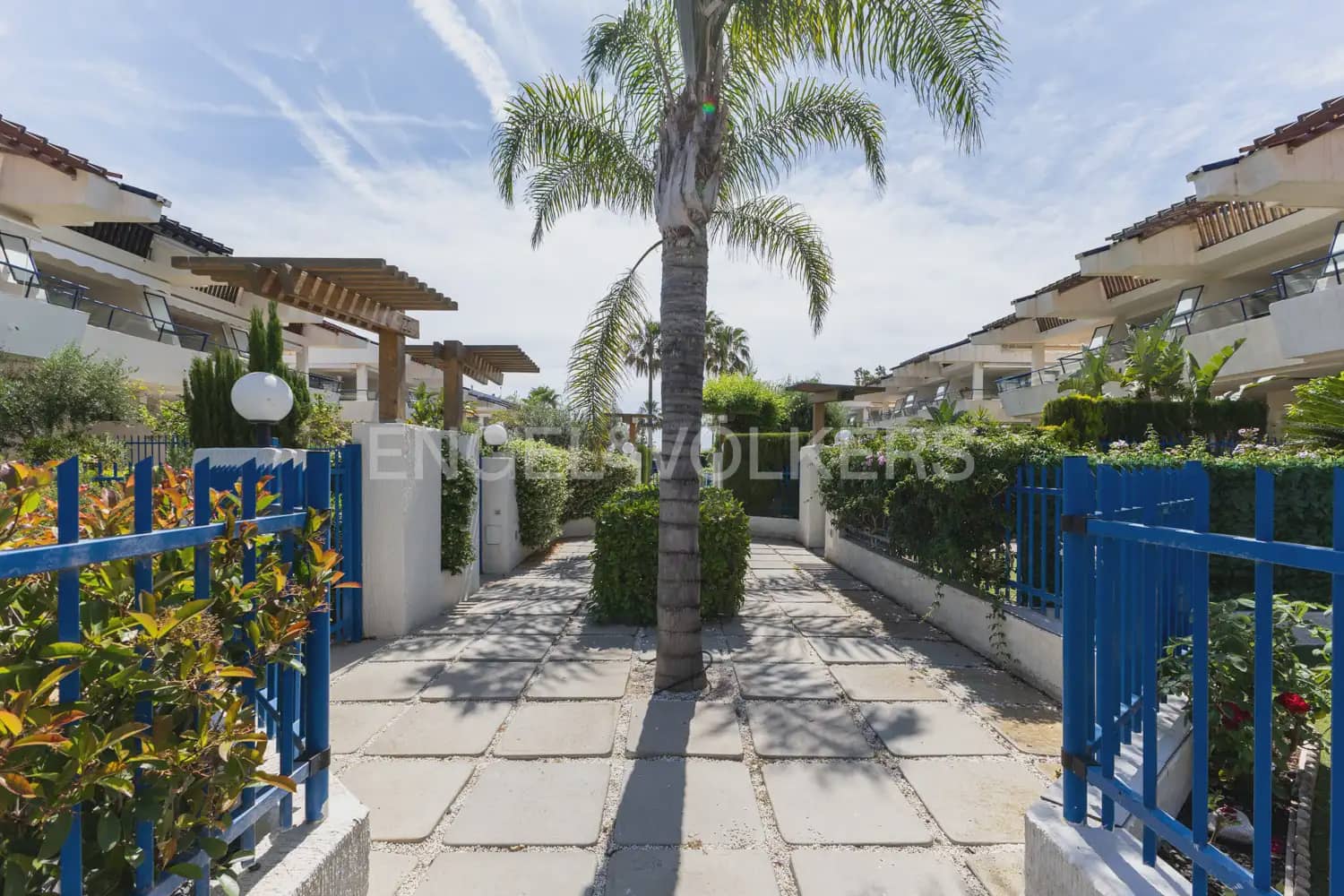 3 quarto Moradia em Banda para arrendar em Sagunto / Sagunt com piscina garagem - 2 000 € (Ref: 9898025)