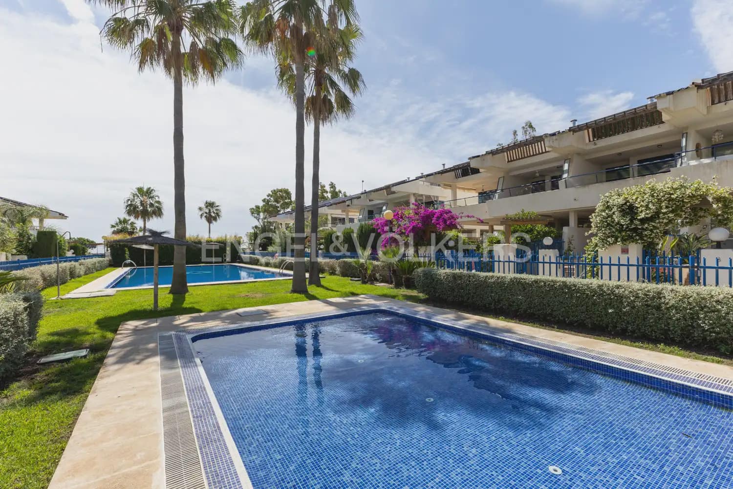 3 quarto Moradia em Banda para arrendar em Sagunto / Sagunt com piscina garagem - 2 000 € (Ref: 9898025)