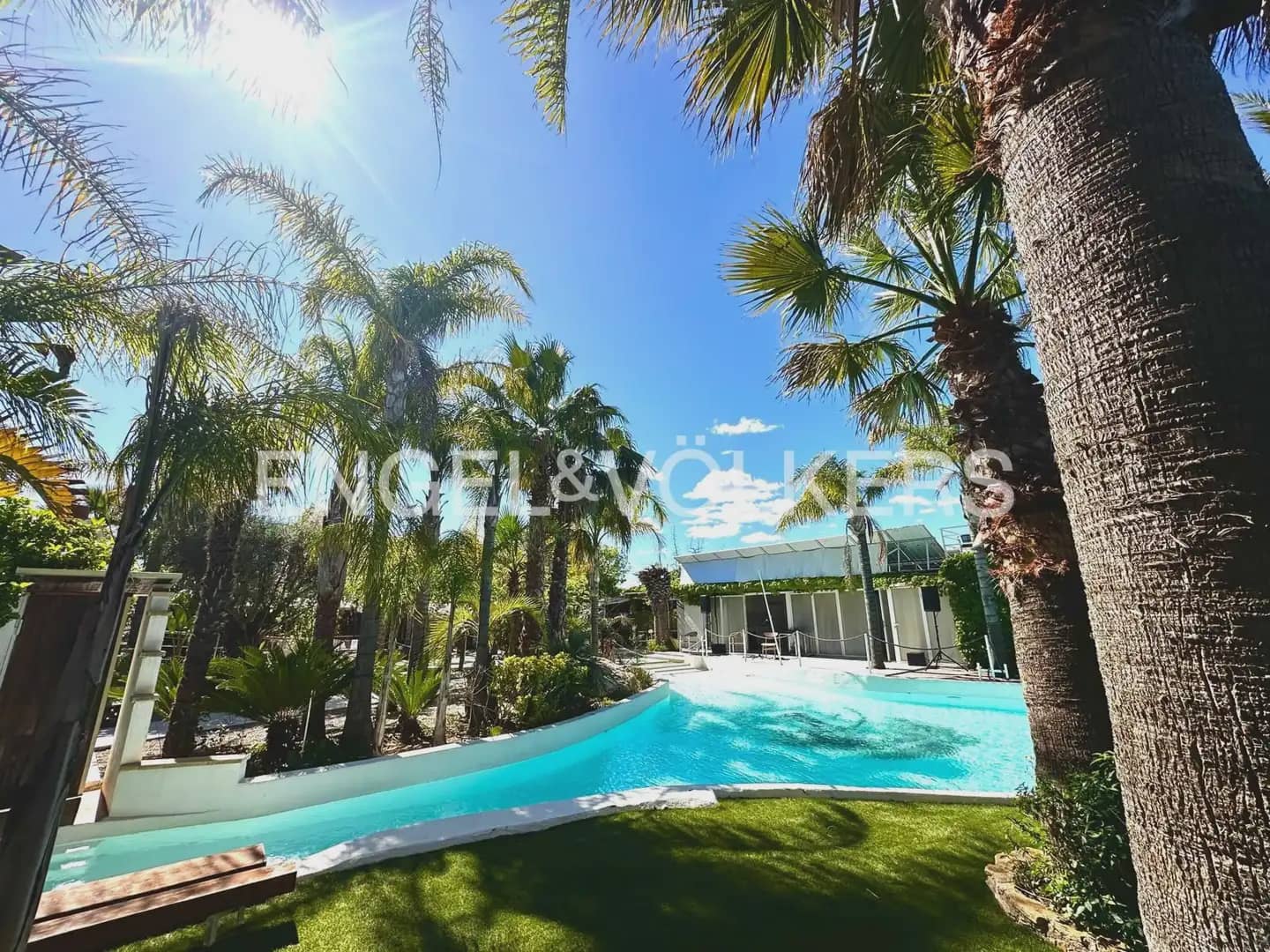 7 soverom Villa til salgs i Betera med svømmebasseng garasje - € 845 000 (Ref: 9898027)