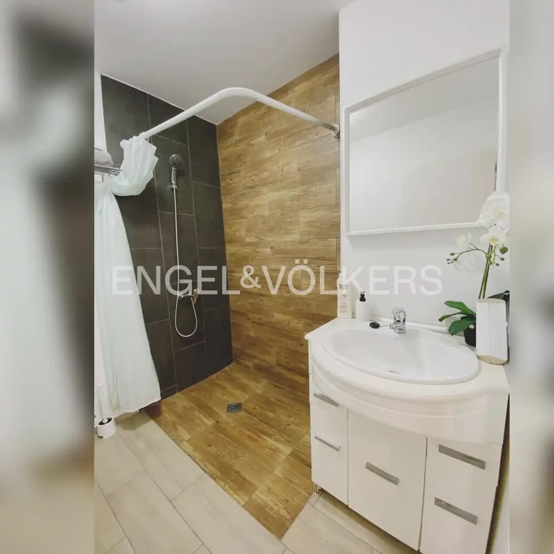 Chalet de 10 habitaciones en Paterna en venta con garaje - 900.000 € (Ref: 9898028)