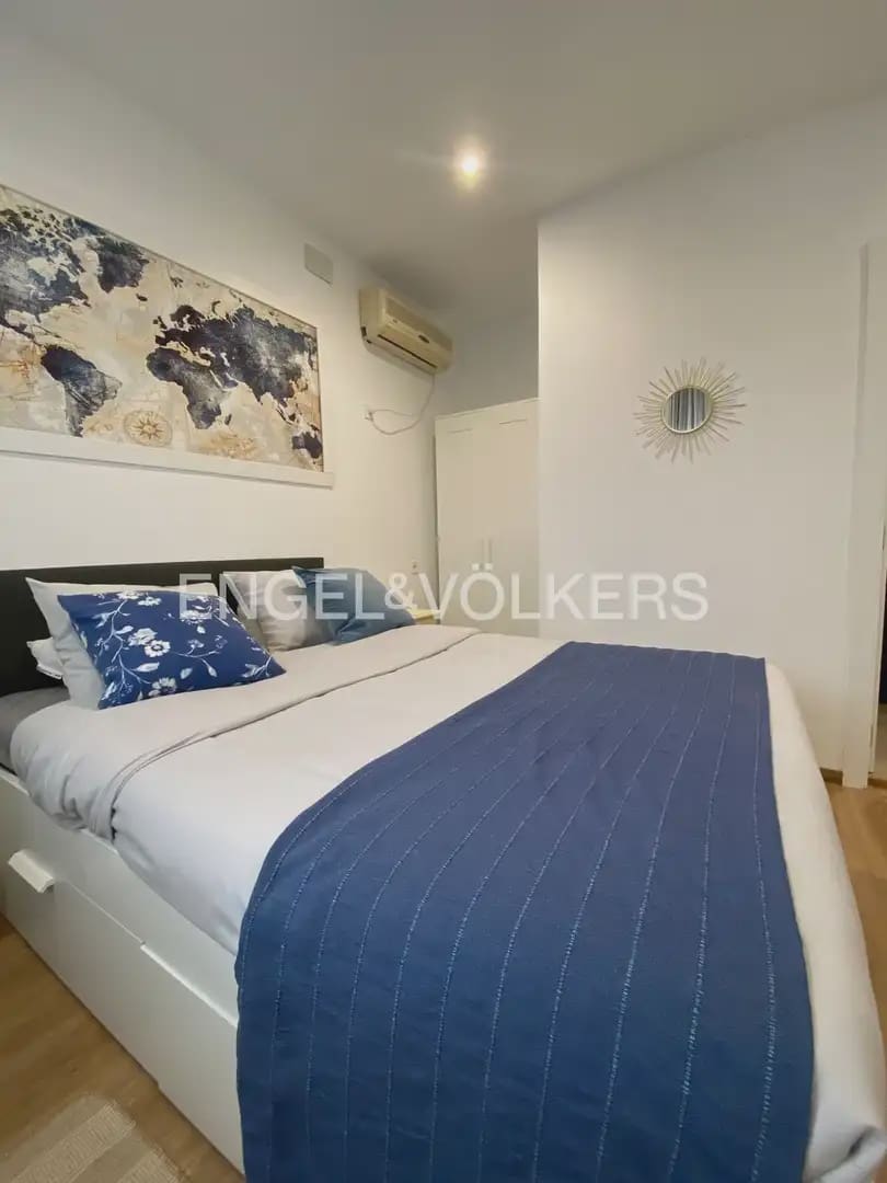 Chalet de 10 habitaciones en Paterna en venta con garaje - 900.000 € (Ref: 9898028)
