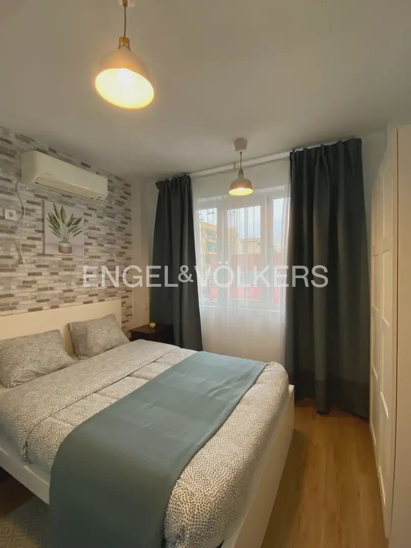 Chalet de 10 habitaciones en Paterna en venta con garaje - 900.000 € (Ref: 9898028)