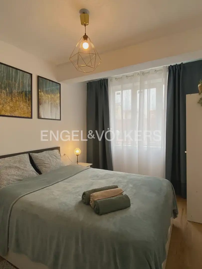 Chalet de 10 habitaciones en Paterna en venta con garaje - 900.000 € (Ref: 9898028)