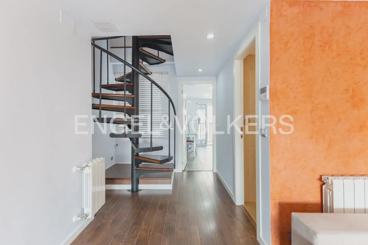2 sovrum Takvåning att hyra i Valencia stad med garage - 1 800 € (Ref: 9898029)