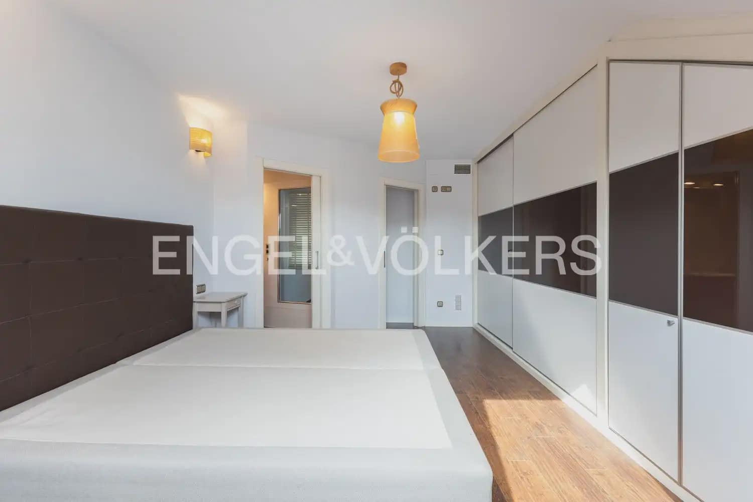 2 sovrum Takvåning att hyra i Valencia stad med garage - 1 800 € (Ref: 9898029)