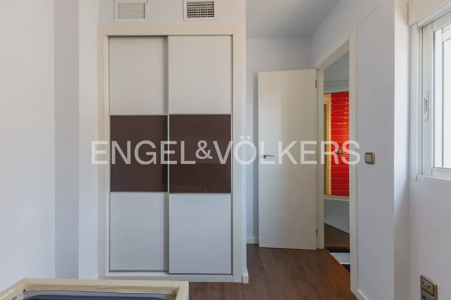 2 sovrum Takvåning att hyra i Valencia stad med garage - 1 800 € (Ref: 9898029)
