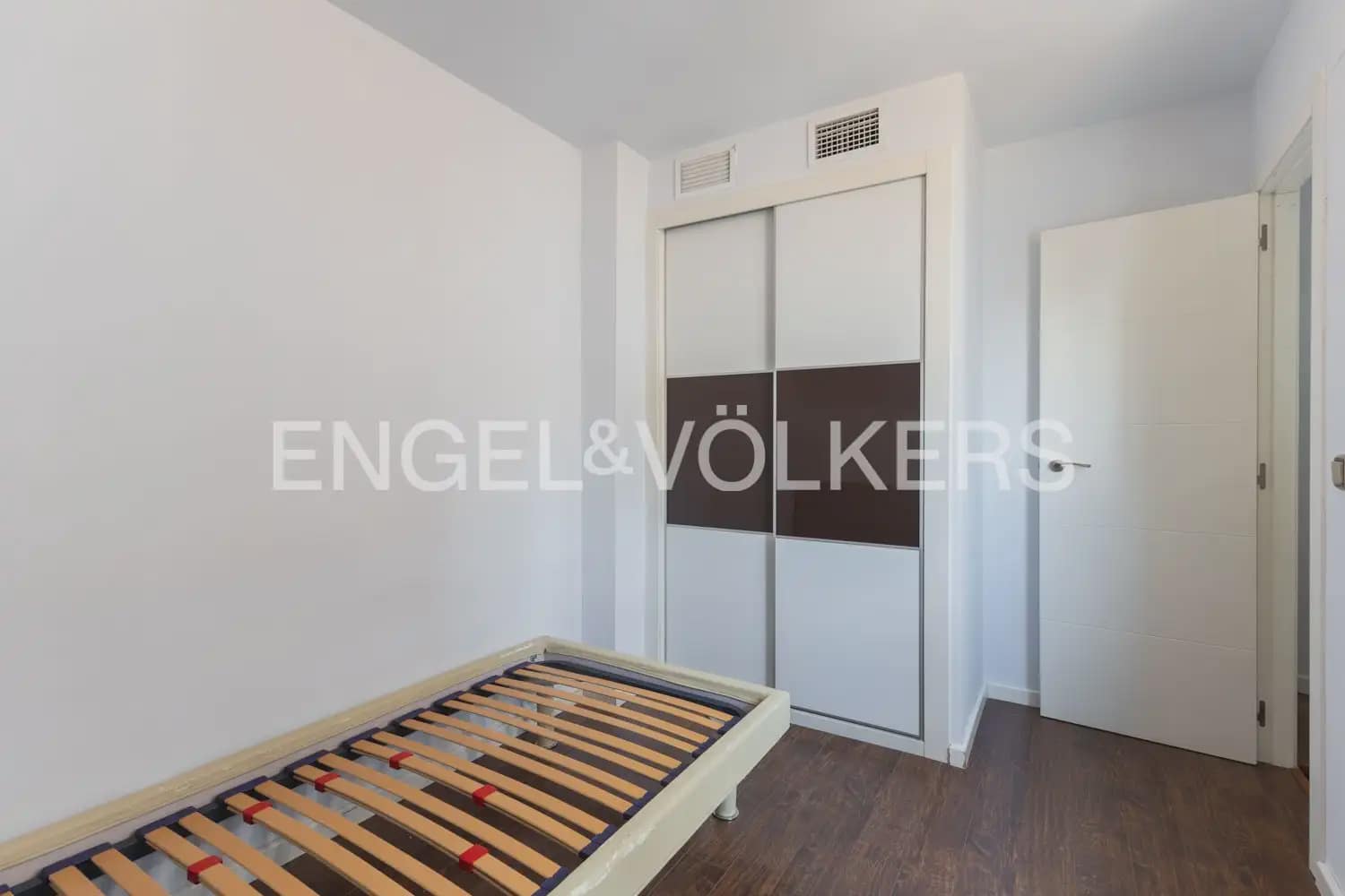 2 sovrum Takvåning att hyra i Valencia stad med garage - 1 800 € (Ref: 9898029)