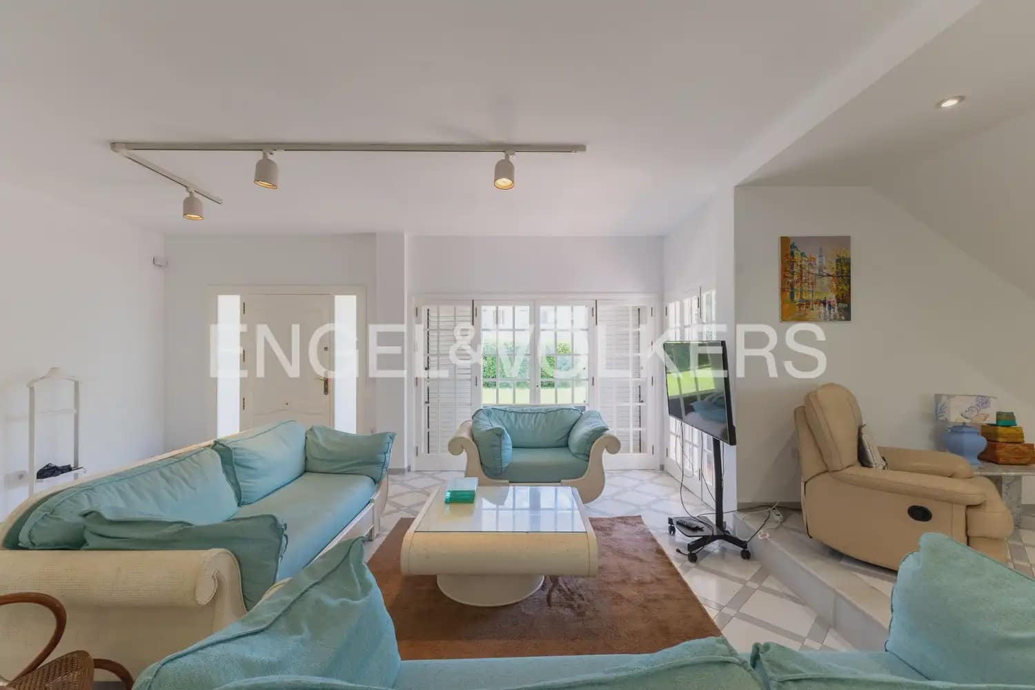 Villa/Maison de 5 chambres à louer à Valence ville - 3 600 € (Ref: 9898030)