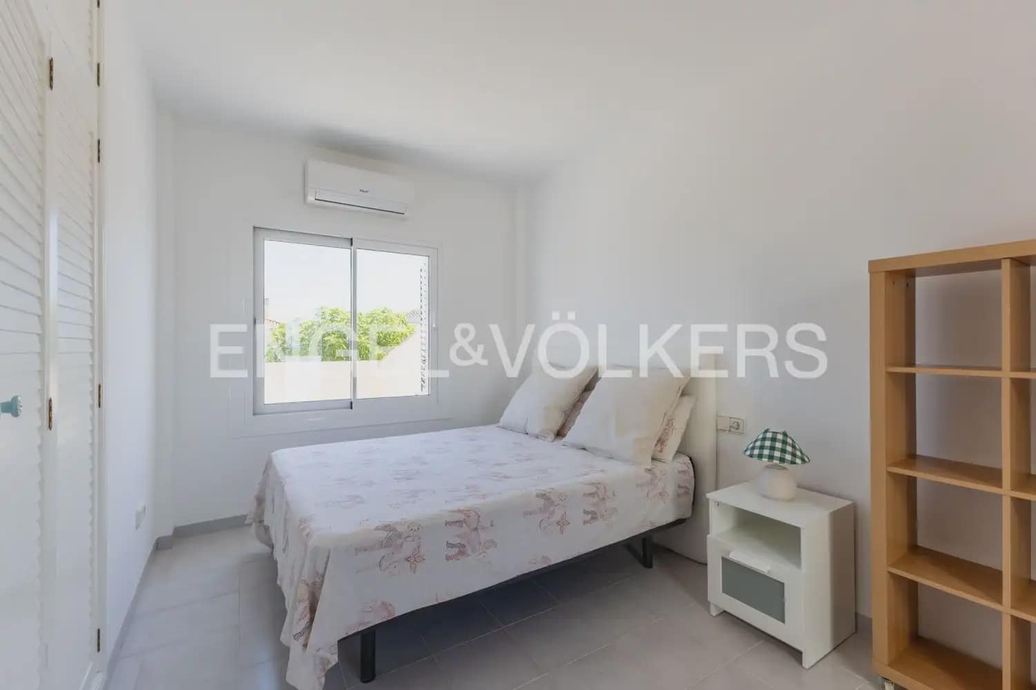 Villa/Maison de 5 chambres à louer à Valence ville - 3 600 € (Ref: 9898030)