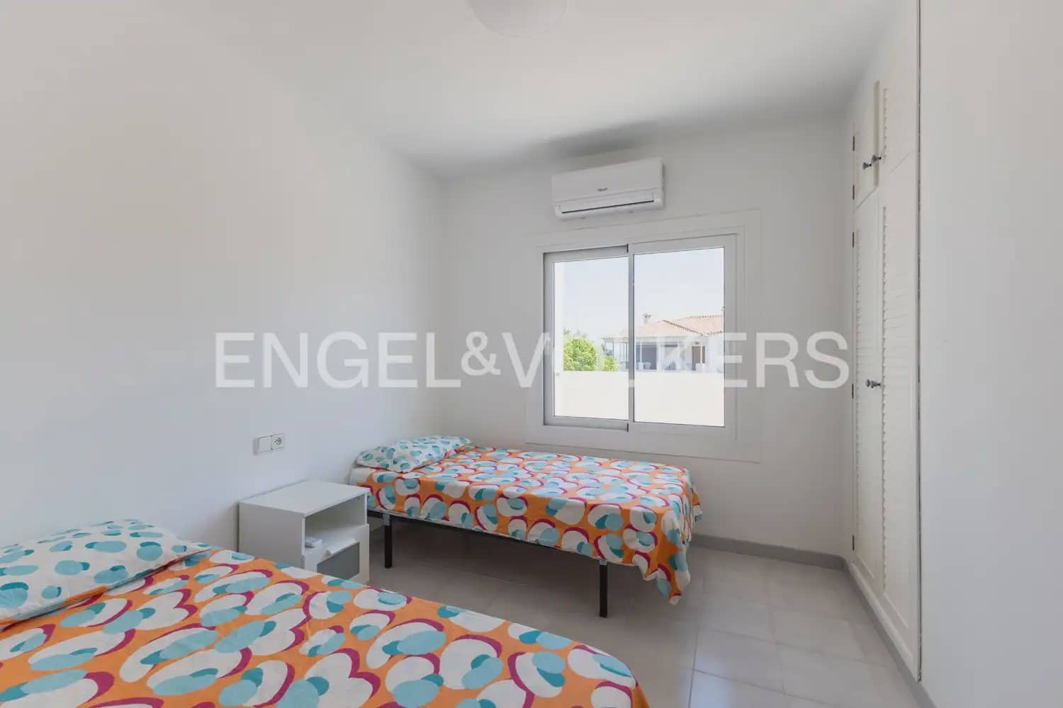 Villa/Maison de 5 chambres à louer à Valence ville - 3 600 € (Ref: 9898030)