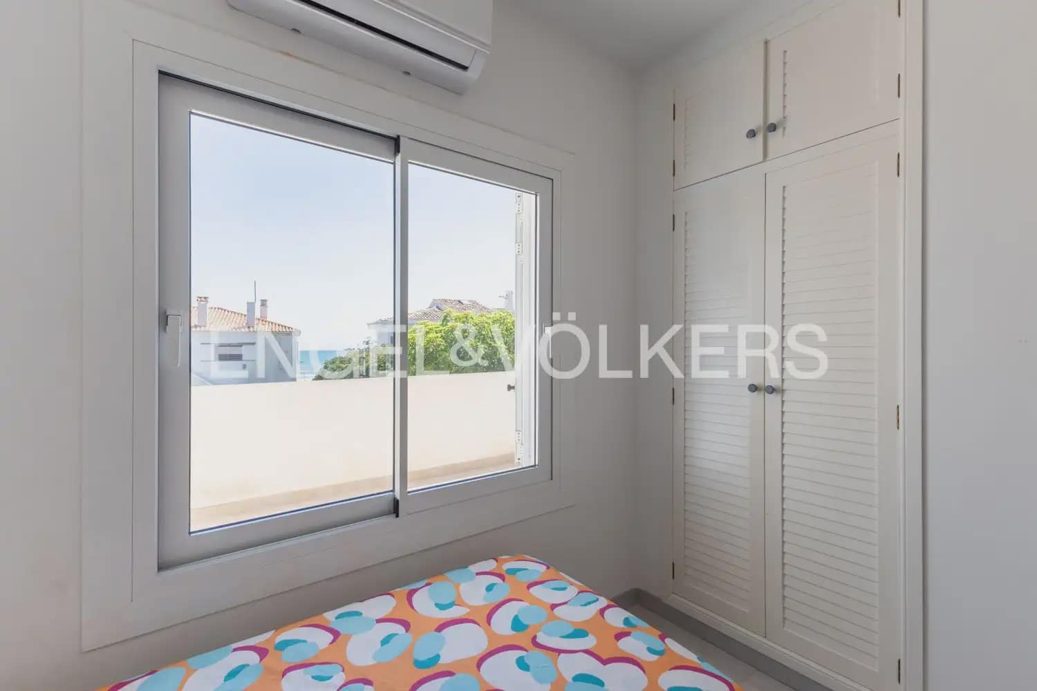 Villa/Maison de 5 chambres à louer à Valence ville - 3 600 € (Ref: 9898030)