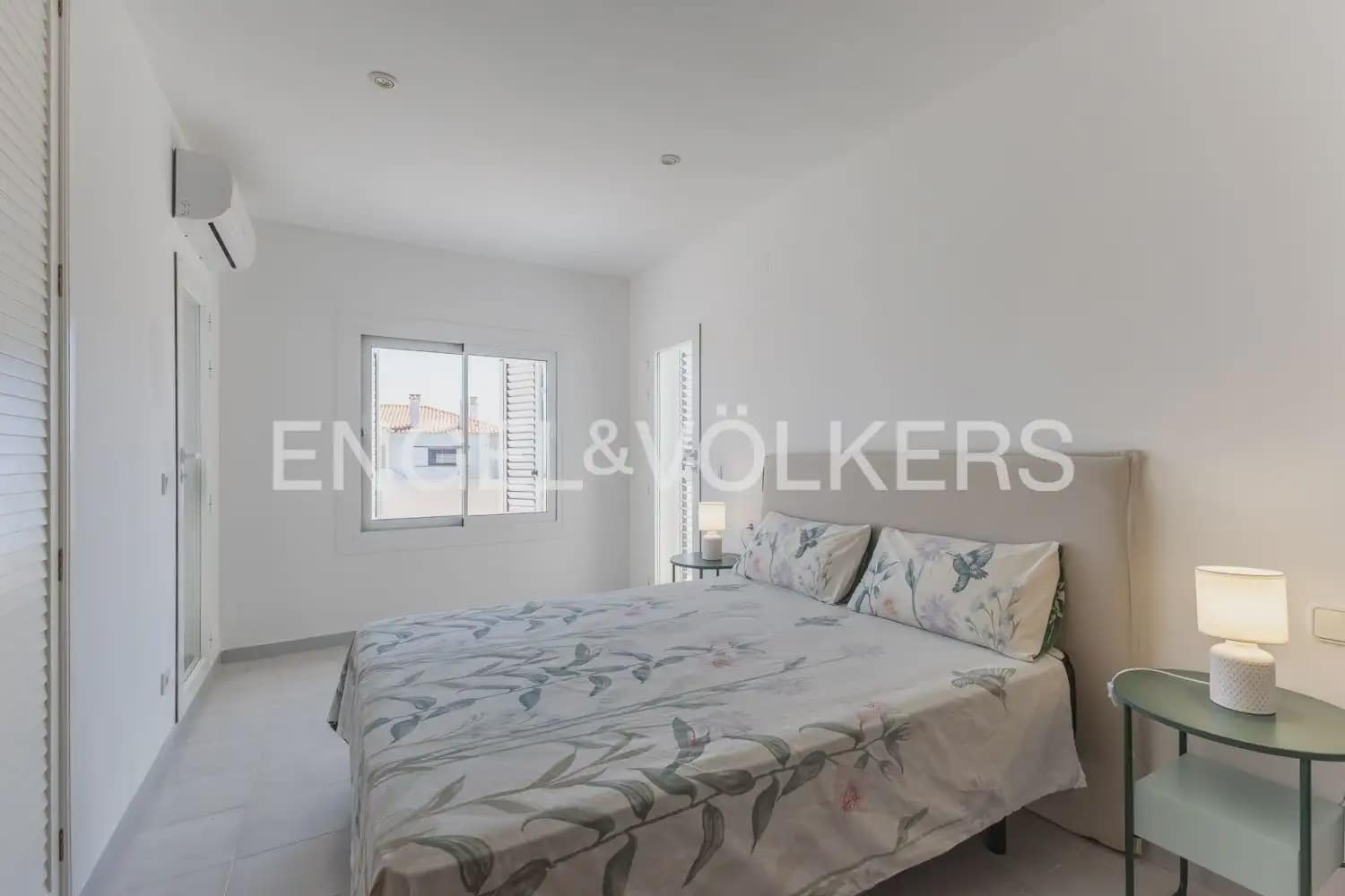 Villa/Maison de 5 chambres à louer à Valence ville - 3 600 € (Ref: 9898030)