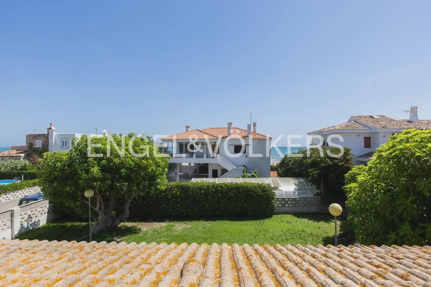 Villa/Maison de 5 chambres à louer à Valence ville - 3 600 € (Ref: 9898030)