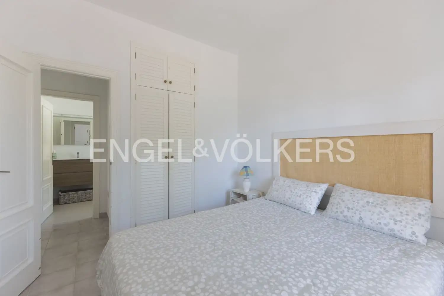 Villa/Maison de 5 chambres à louer à Valence ville - 3 600 € (Ref: 9898030)