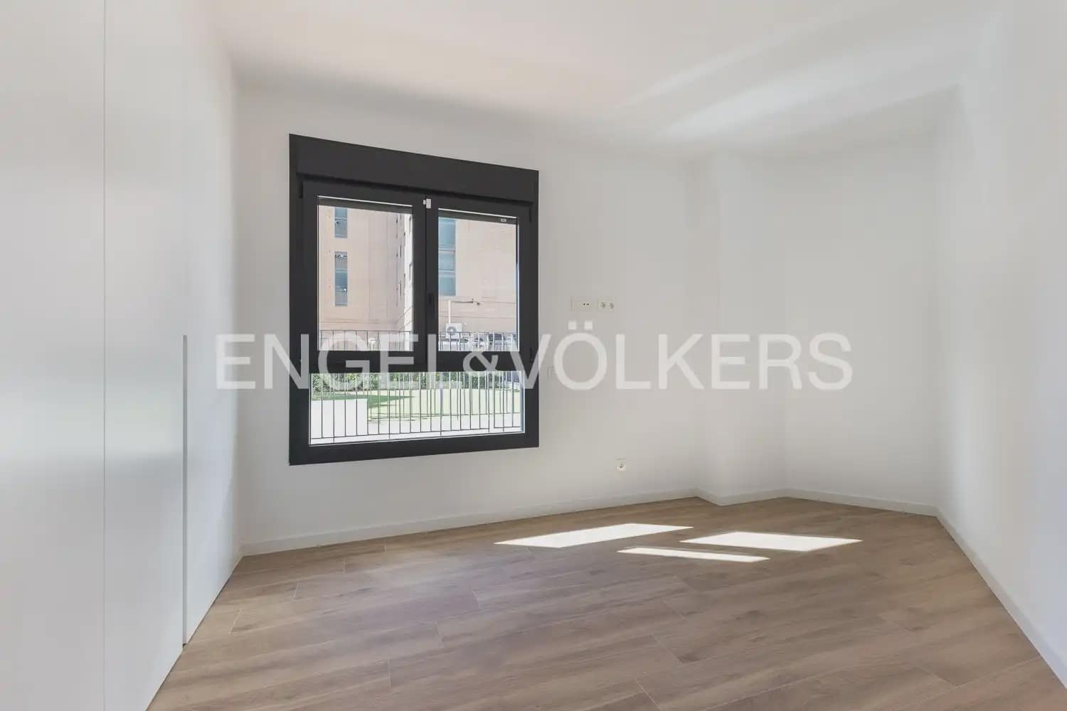 3 sovrum Lägenhet till salu i Valencia stad med pool garage - 830 000 € (Ref: 9898031)
