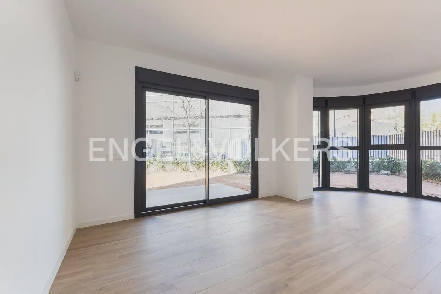3 sovrum Lägenhet till salu i Valencia stad med pool garage - 830 000 € (Ref: 9898031)