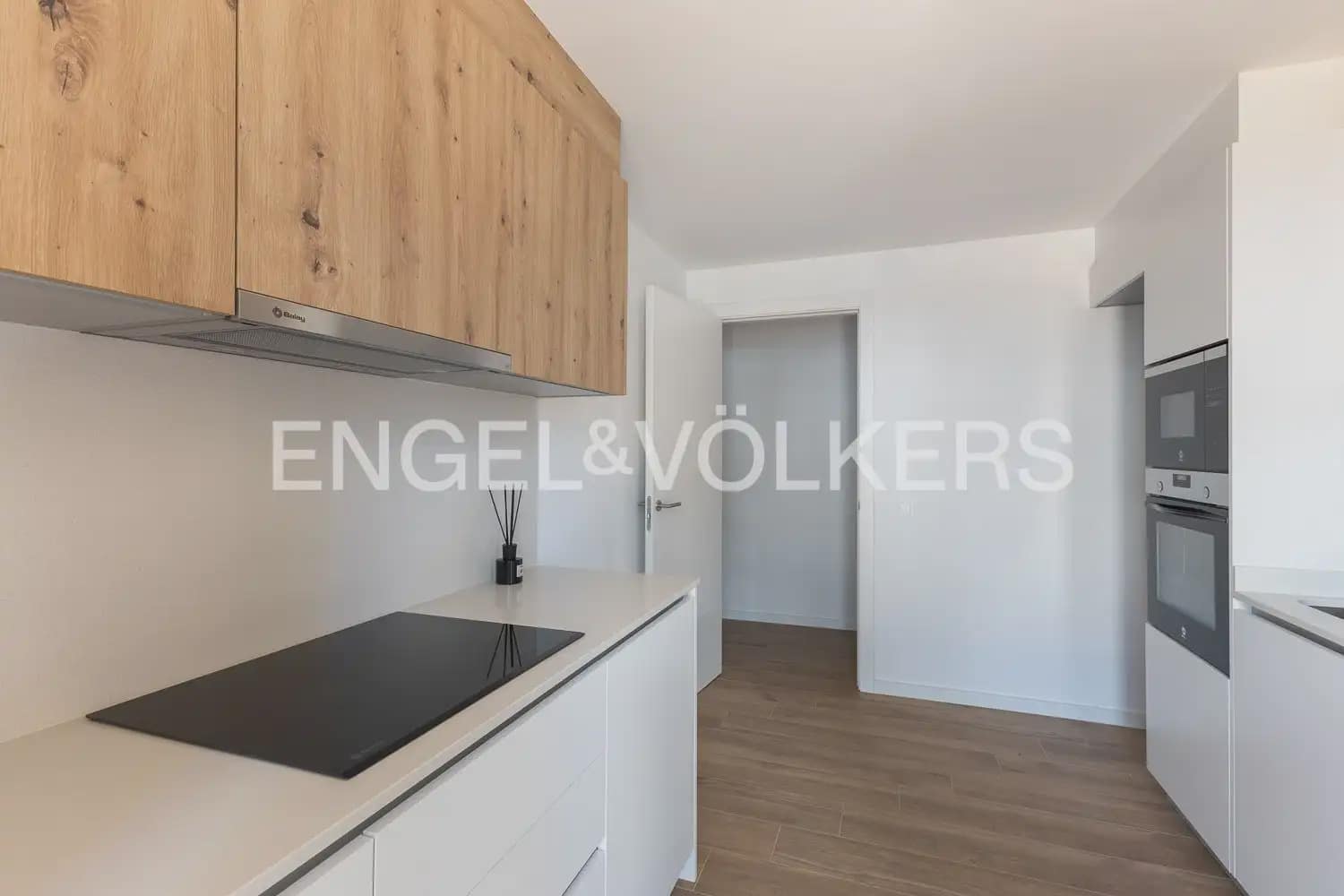3 sovrum Lägenhet till salu i Valencia stad med pool garage - 830 000 € (Ref: 9898031)