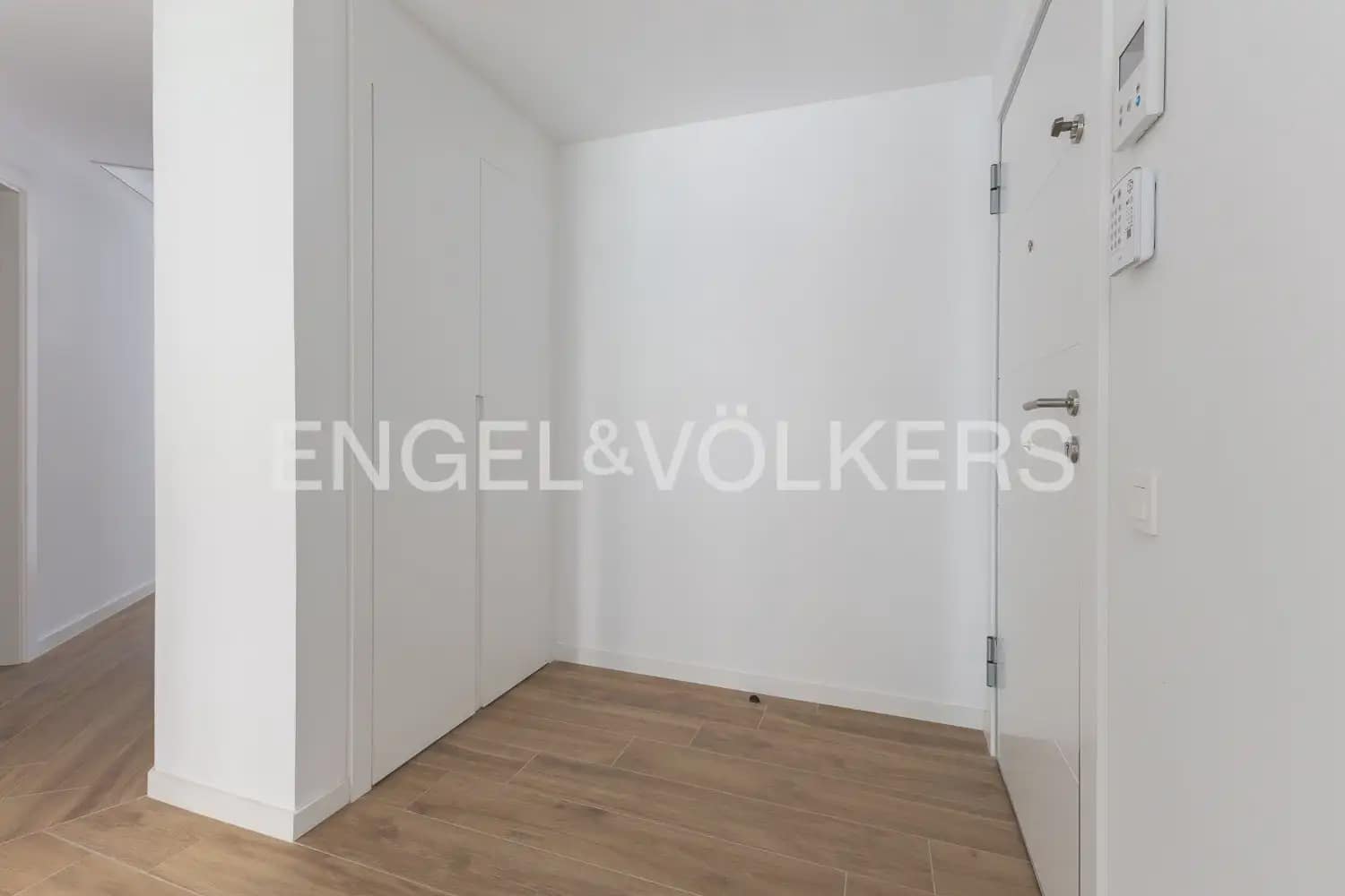 3 sovrum Lägenhet till salu i Valencia stad med pool garage - 830 000 € (Ref: 9898031)