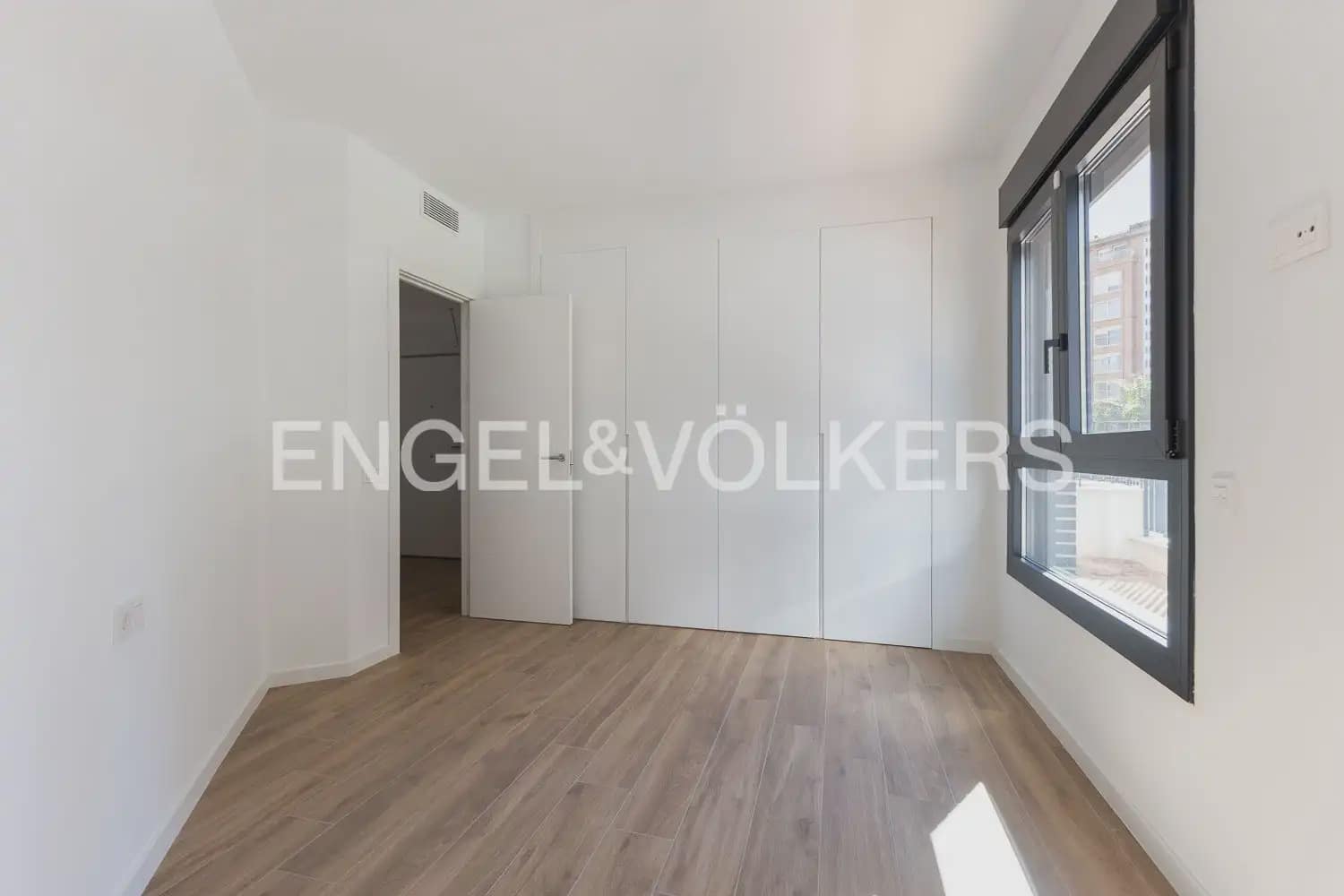 3 sovrum Lägenhet till salu i Valencia stad med pool garage - 830 000 € (Ref: 9898031)