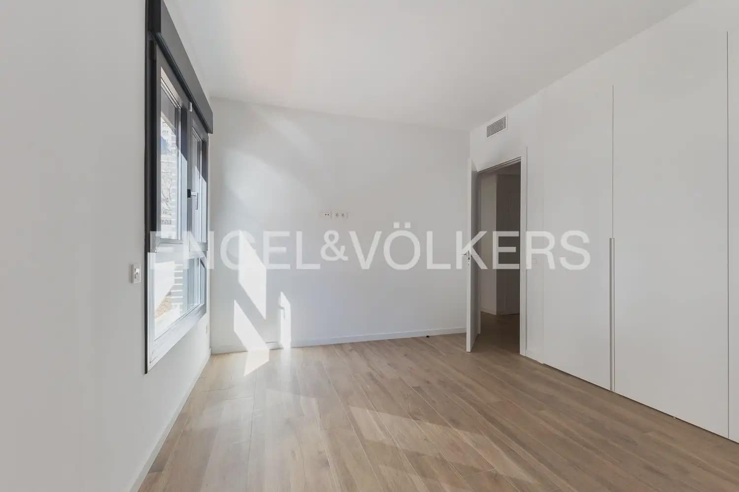 3 sovrum Lägenhet till salu i Valencia stad med pool garage - 830 000 € (Ref: 9898031)