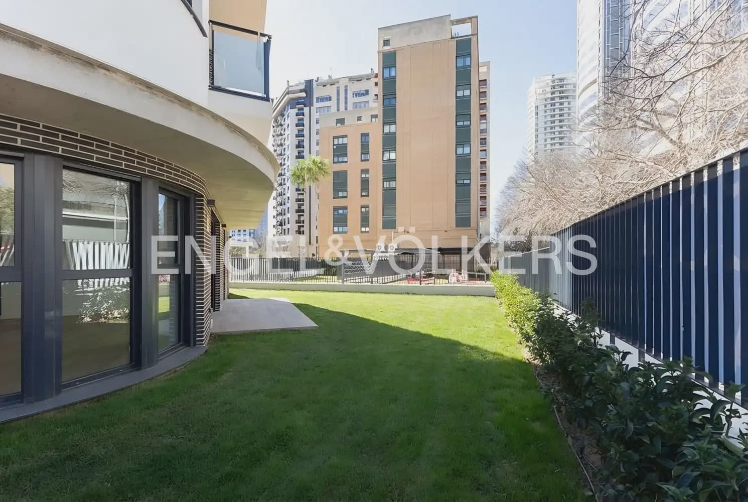 3 sovrum Lägenhet till salu i Valencia stad med pool garage - 830 000 € (Ref: 9898031)