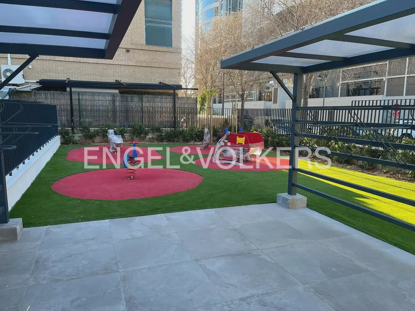 3 sovrum Lägenhet till salu i Valencia stad med pool garage - 830 000 € (Ref: 9898031)