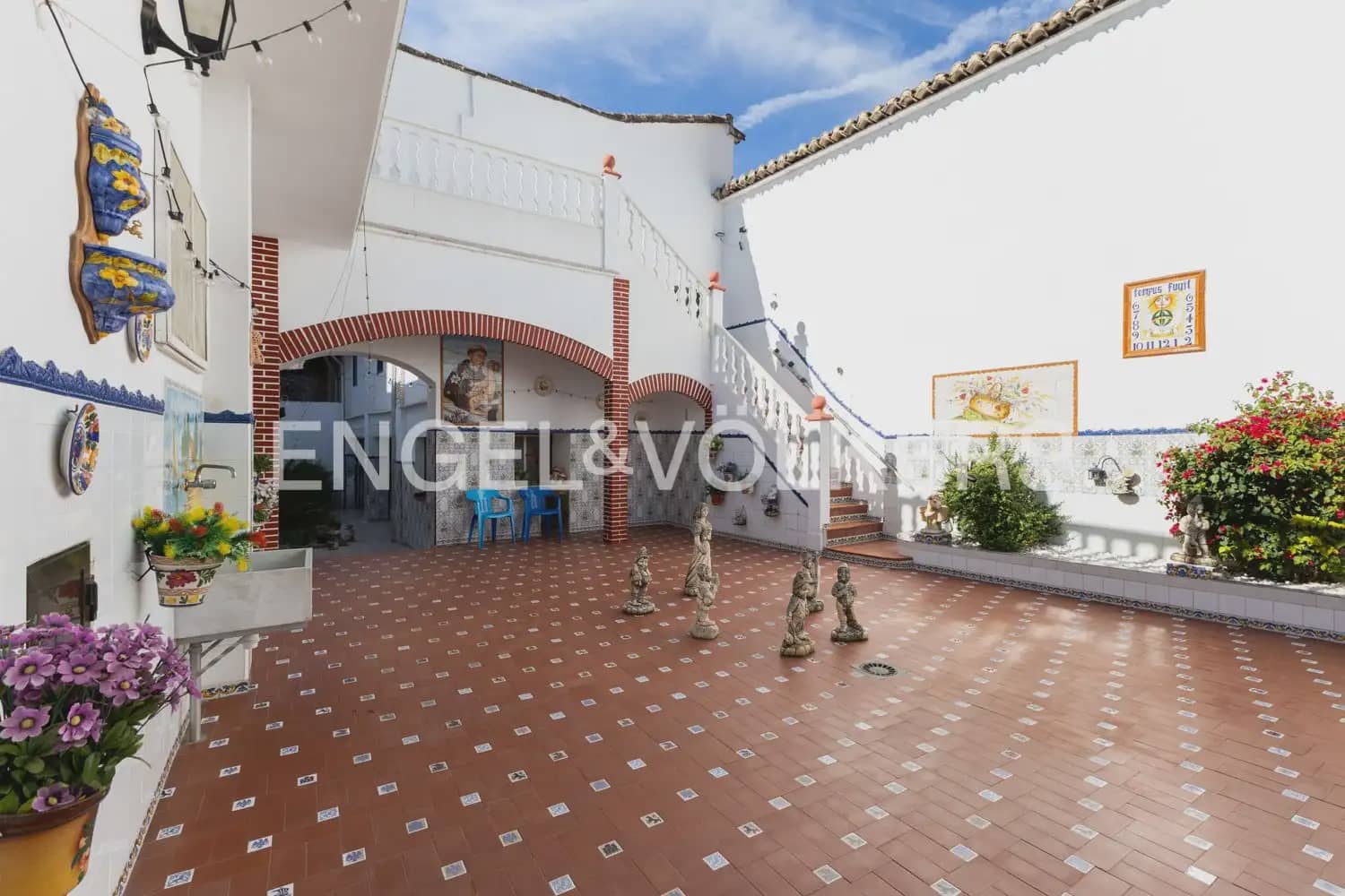 5 bedroom Townhouse for sale in Villanueva de Castellon - € 290,000 (Ref: 9898032)
