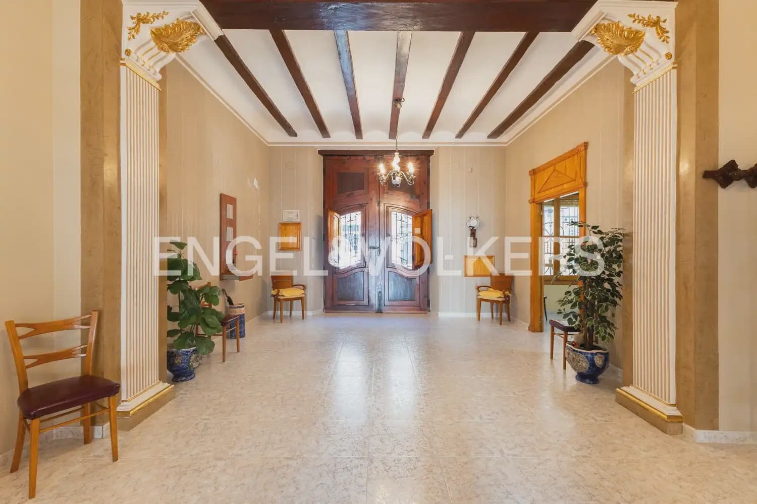 5 bedroom Townhouse for sale in Villanueva de Castellon - € 290,000 (Ref: 9898032)