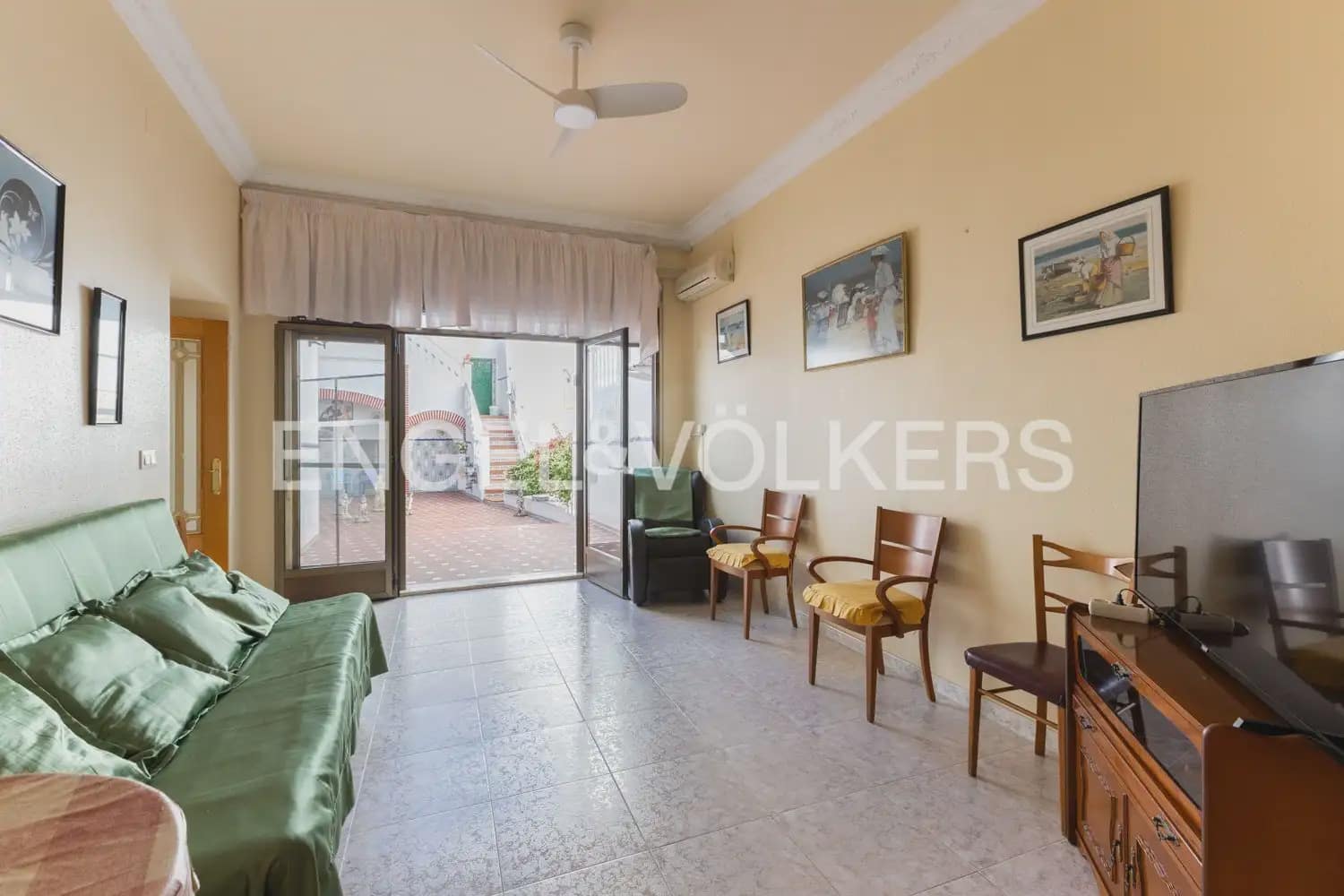 5 bedroom Townhouse for sale in Villanueva de Castellon - € 290,000 (Ref: 9898032)