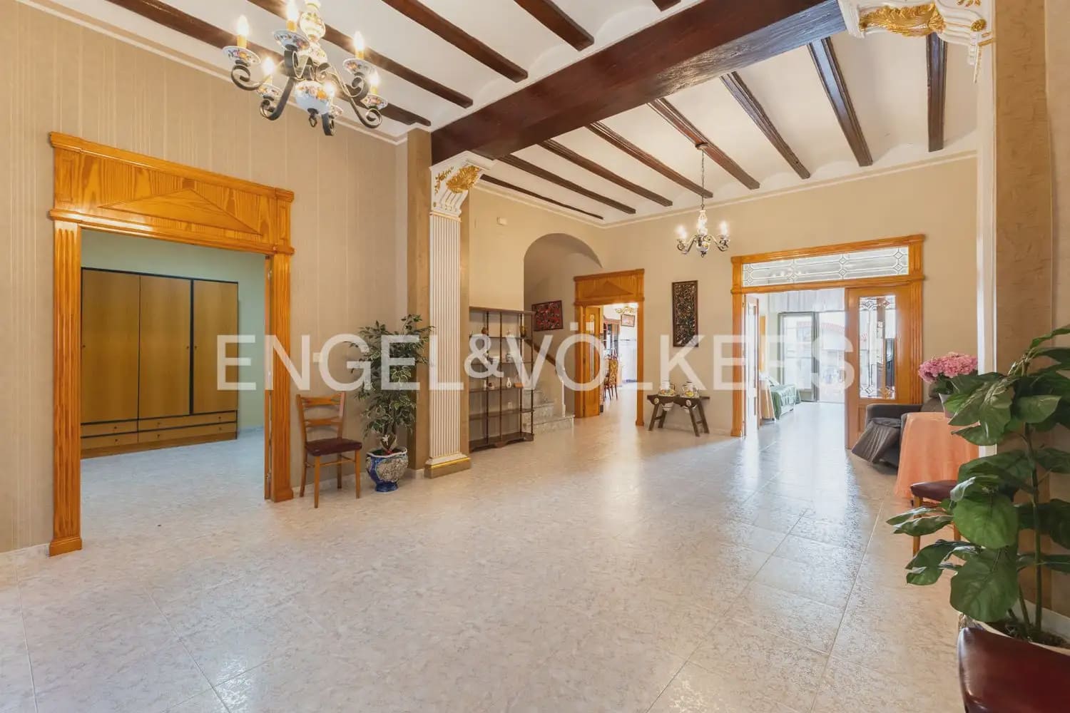 5 bedroom Townhouse for sale in Villanueva de Castellon - € 290,000 (Ref: 9898032)