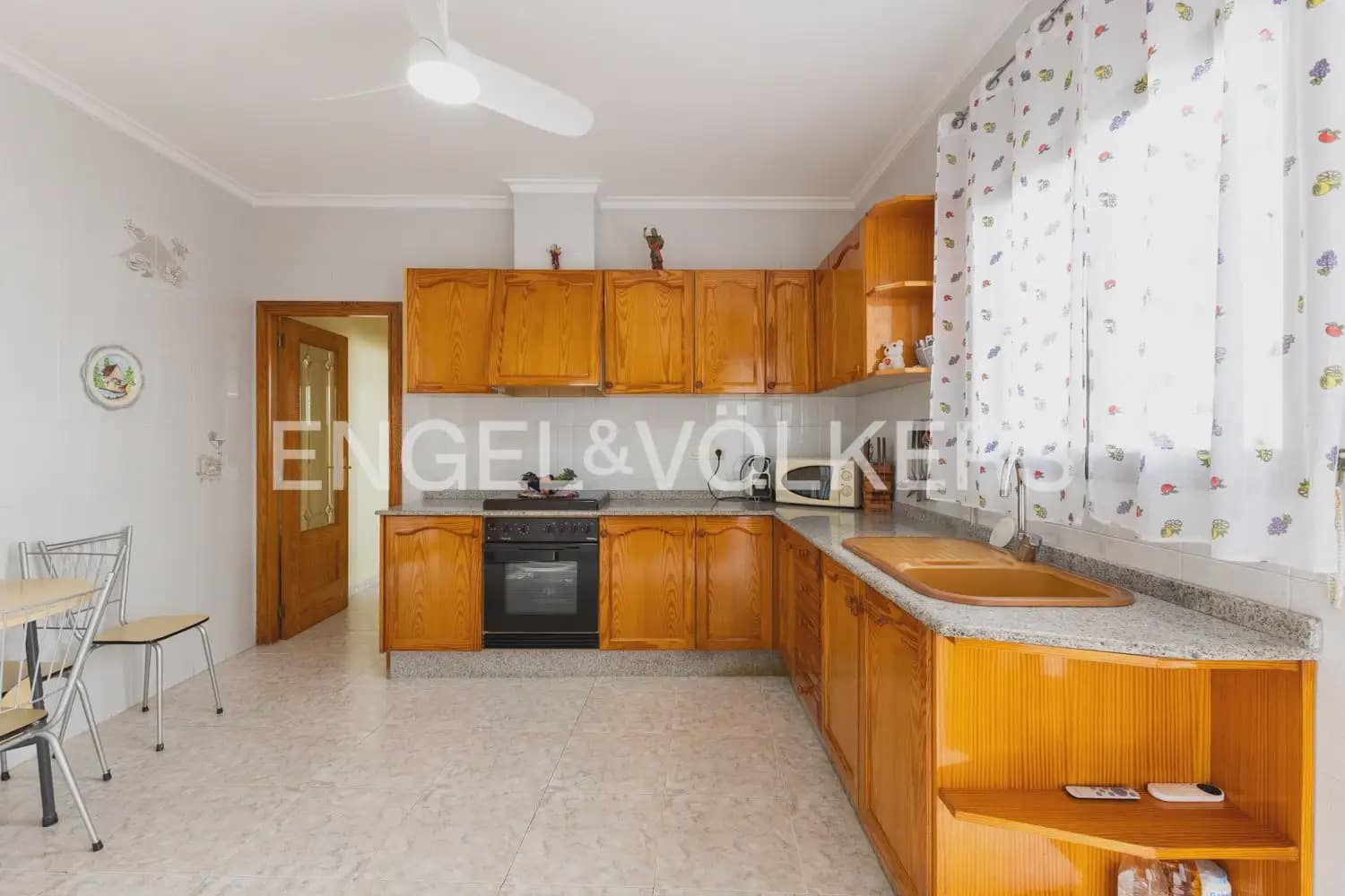 5 bedroom Townhouse for sale in Villanueva de Castellon - € 290,000 (Ref: 9898032)
