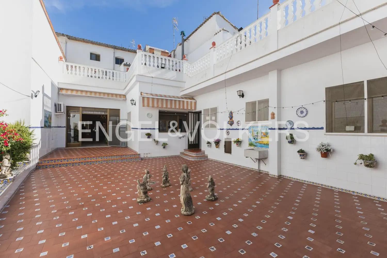 5 bedroom Townhouse for sale in Villanueva de Castellon - € 290,000 (Ref: 9898032)