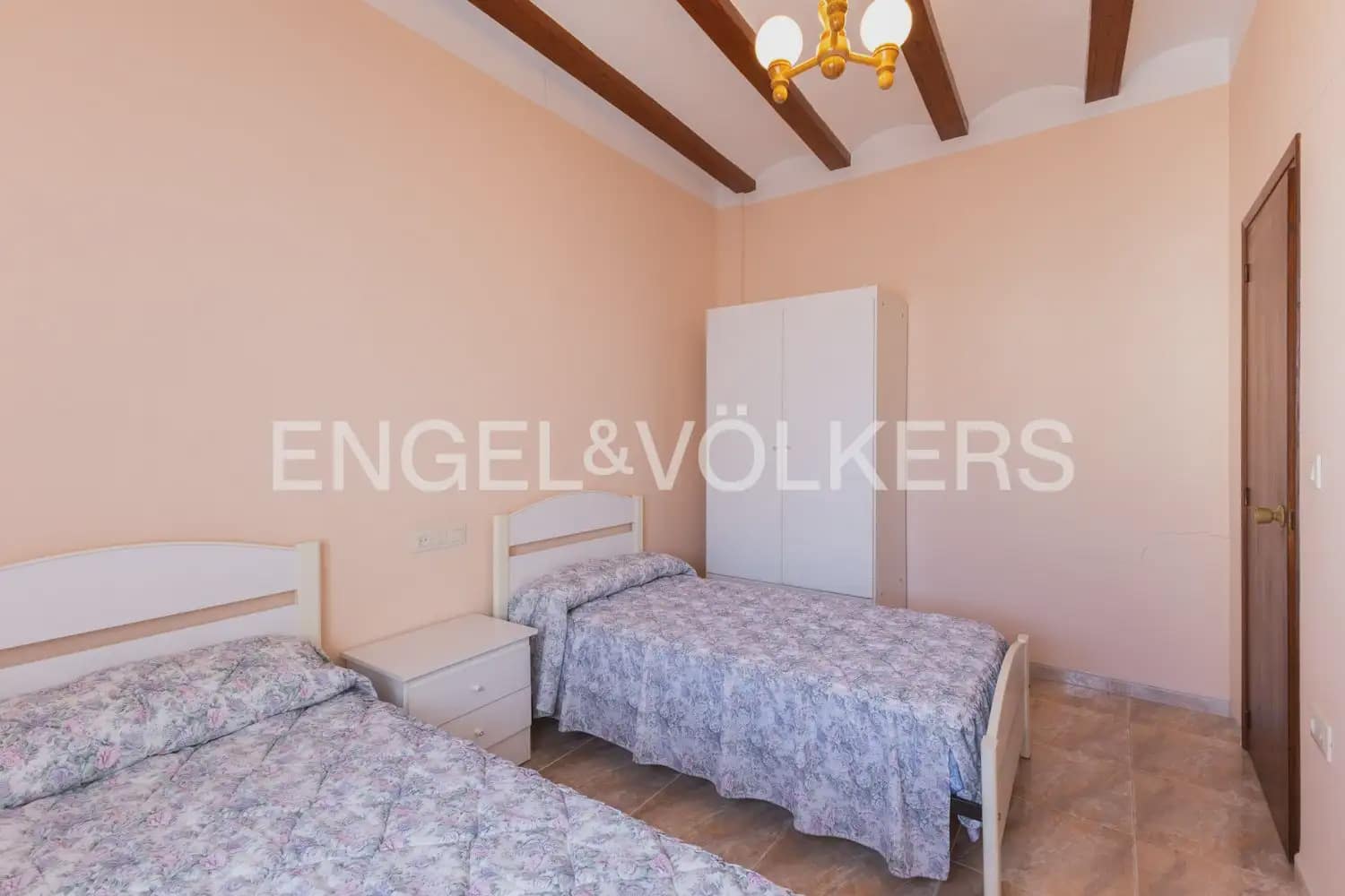 5 bedroom Townhouse for sale in Villanueva de Castellon - € 290,000 (Ref: 9898032)