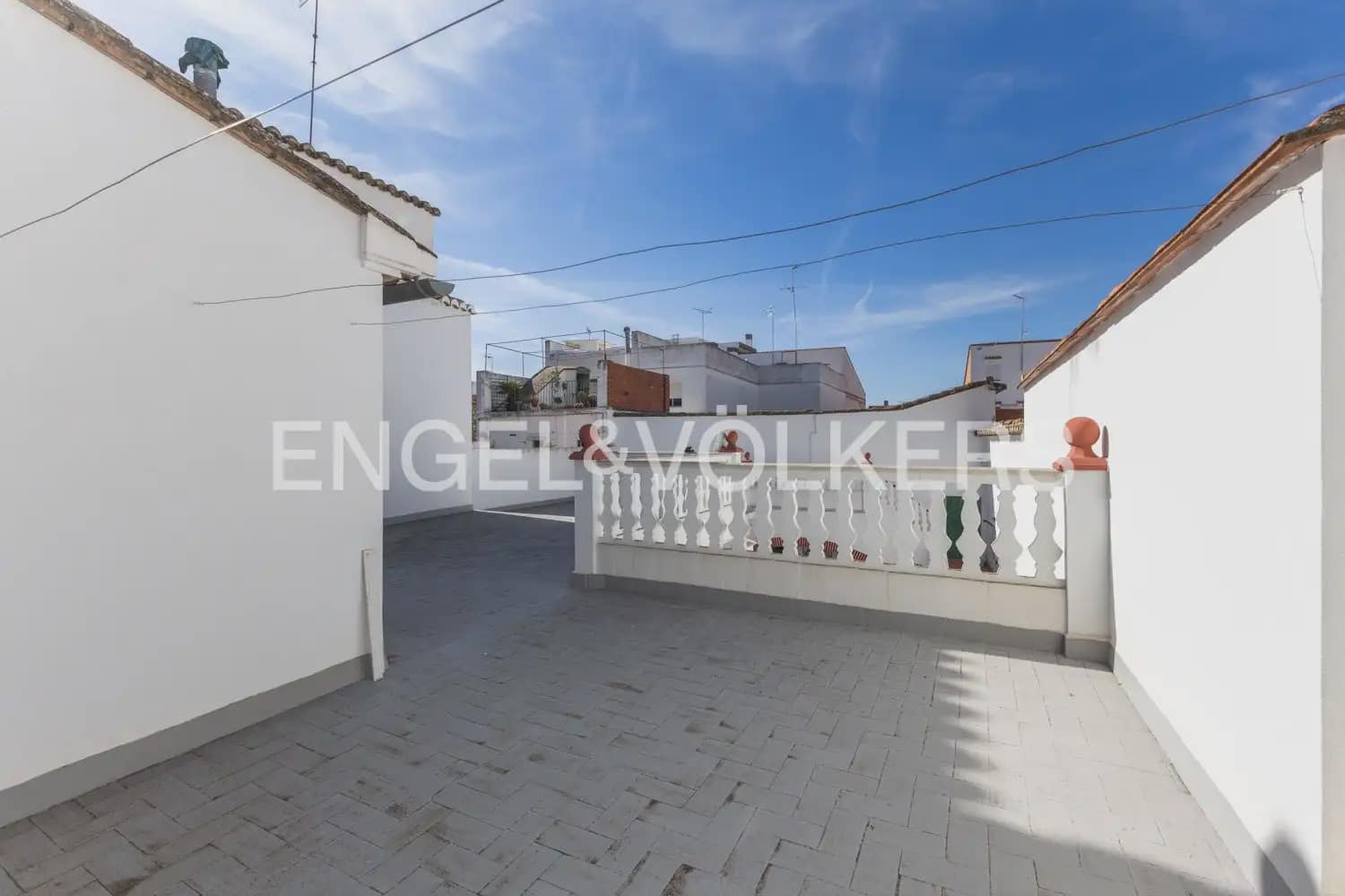 5 bedroom Townhouse for sale in Villanueva de Castellon - € 290,000 (Ref: 9898032)