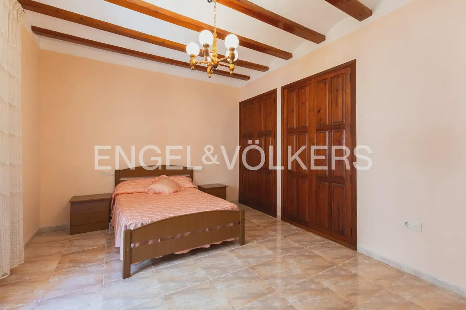 5 bedroom Townhouse for sale in Villanueva de Castellon - € 290,000 (Ref: 9898032)