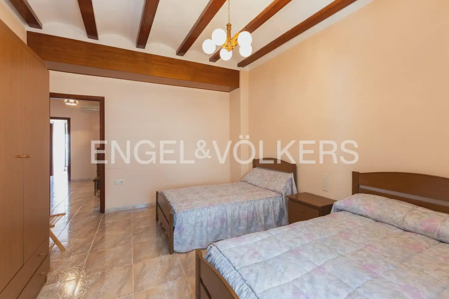 5 bedroom Townhouse for sale in Villanueva de Castellon - € 290,000 (Ref: 9898032)